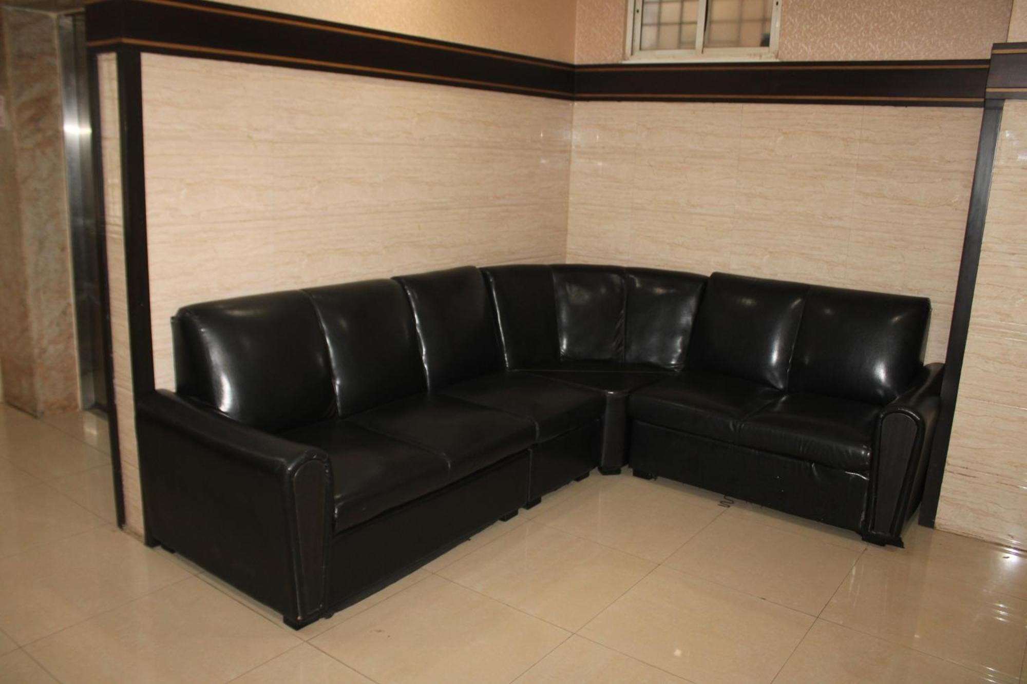 Vp International Hotel Bangalore Exterior photo
