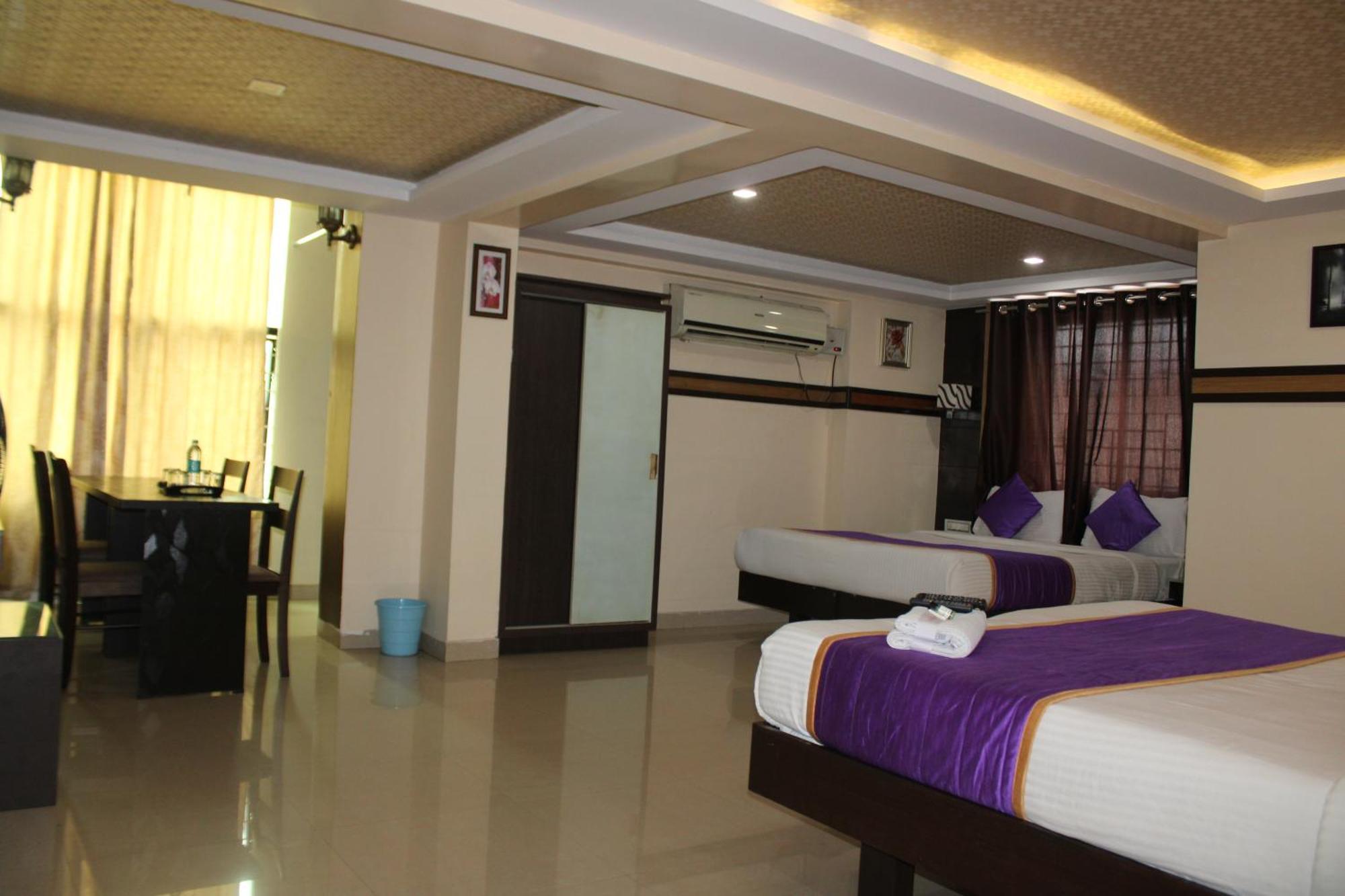 Vp International Hotel Bangalore Exterior photo