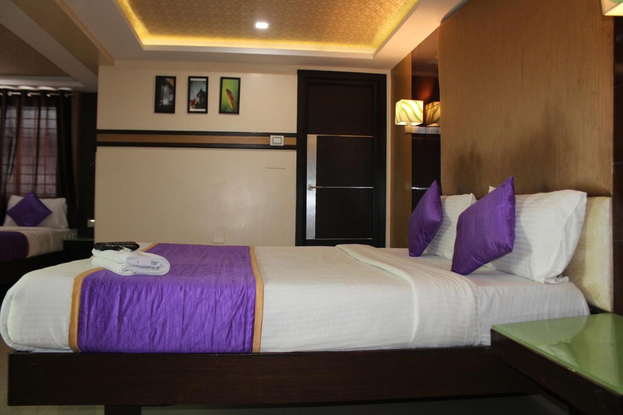 Vp International Hotel Bangalore Exterior photo