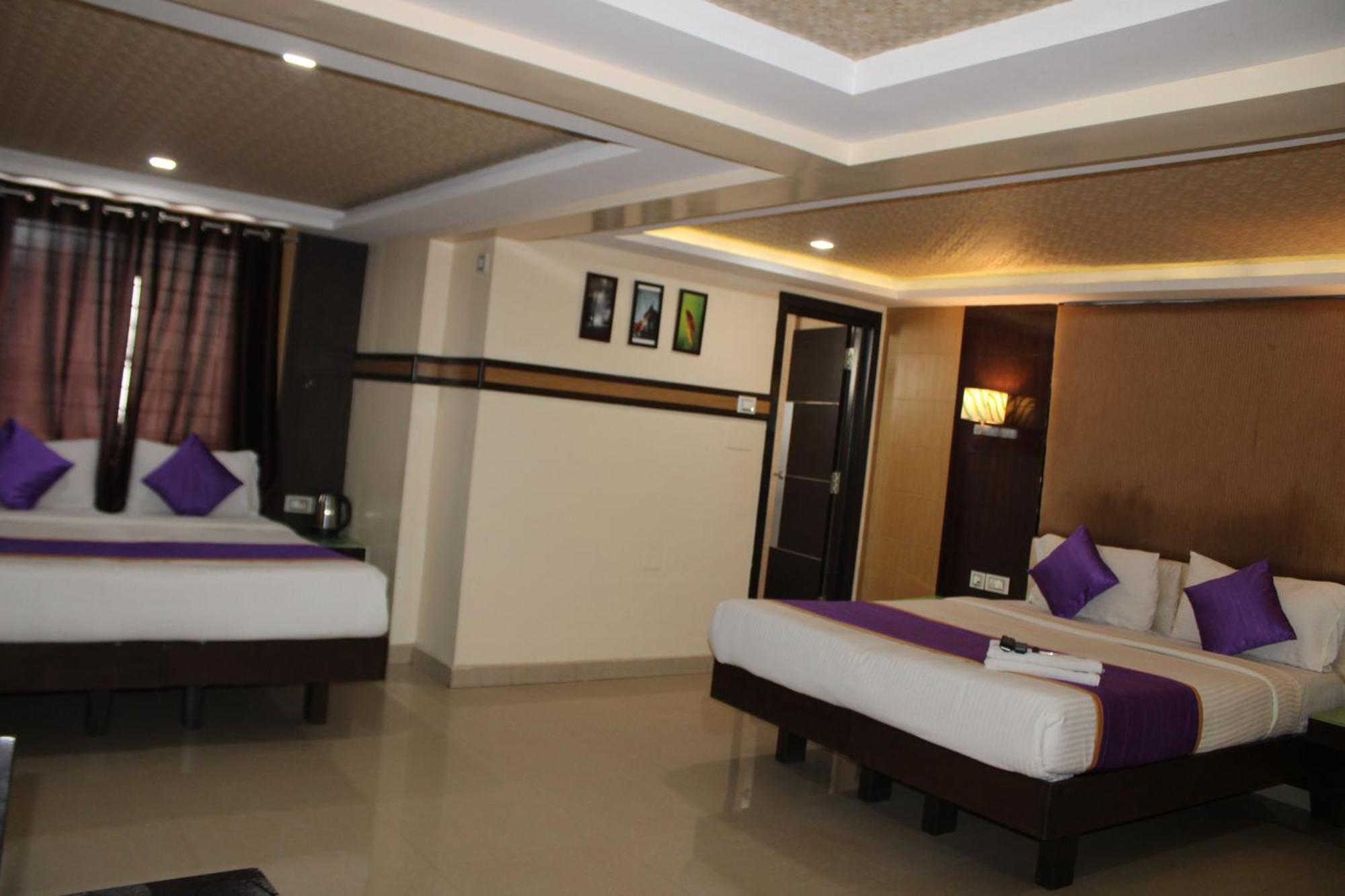 Vp International Hotel Bangalore Exterior photo