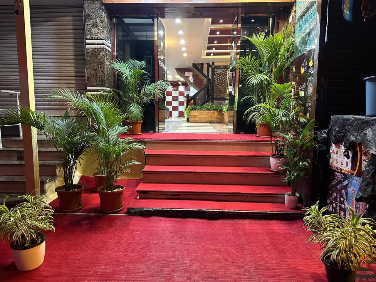 Vp International Hotel Bangalore Exterior photo