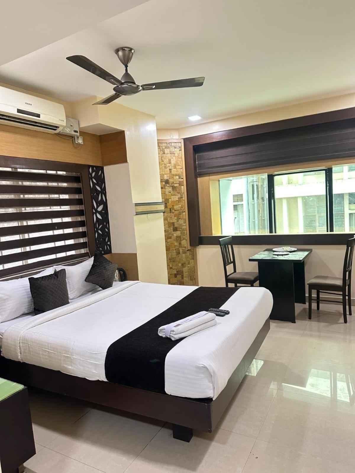 Vp International Hotel Bangalore Exterior photo
